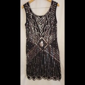Pretty Guide, Elegant Black and Silver Sequin and Beaded Flapper Dress Size 14